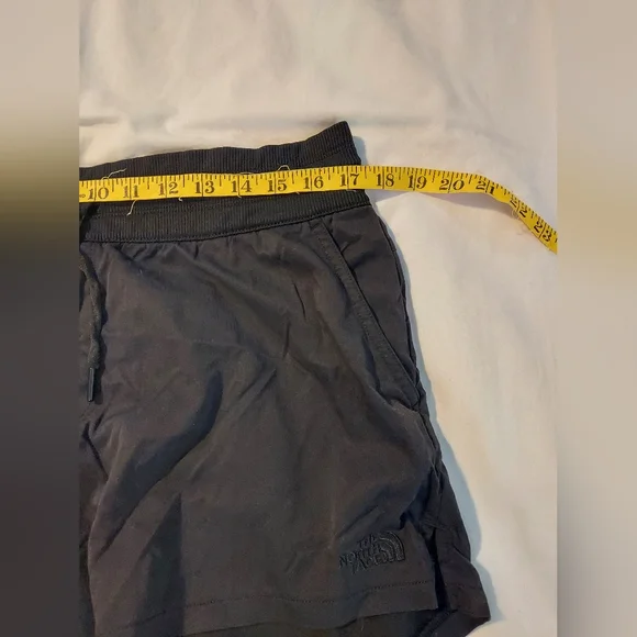 The North Face Black Women's Athletic Shorts with Elastic Waist - Picture 5 of 8